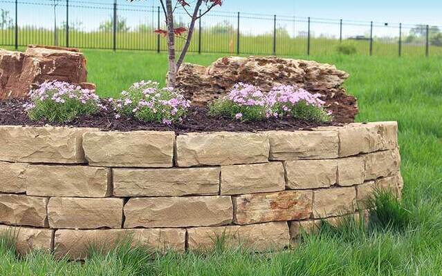 Retaining Walls With Superior Strength & Appearance - Hardscapes Outlet