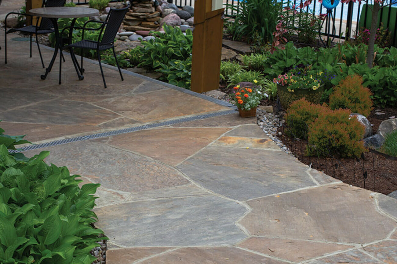 Natural Flagstone Hardscapes Outlet